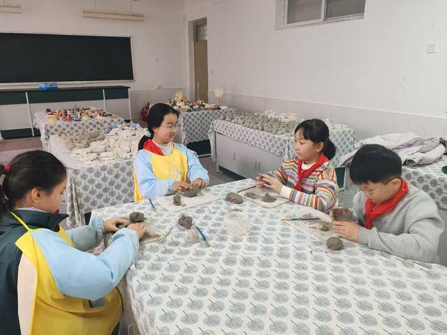 鄭州市管城回族區外國語小學開展生肖主題勞動創作活動