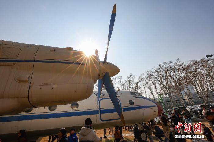 民眾走進南京航空航天大學體驗夢想與科技交匯之旅