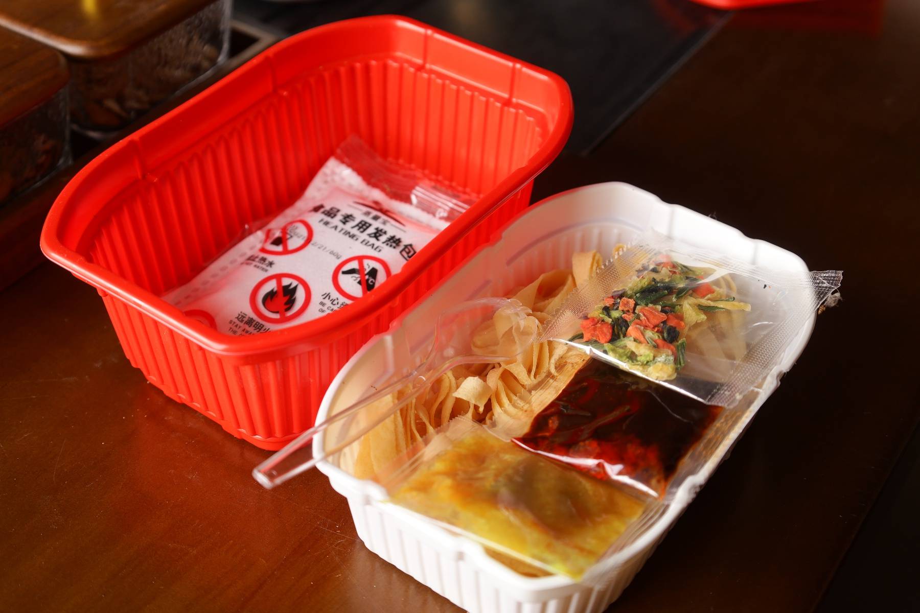 研究生放棄500強回鄉做豆絲，推出9.9元豆絲自熱鍋，拒絕“油哈味”與小作坊