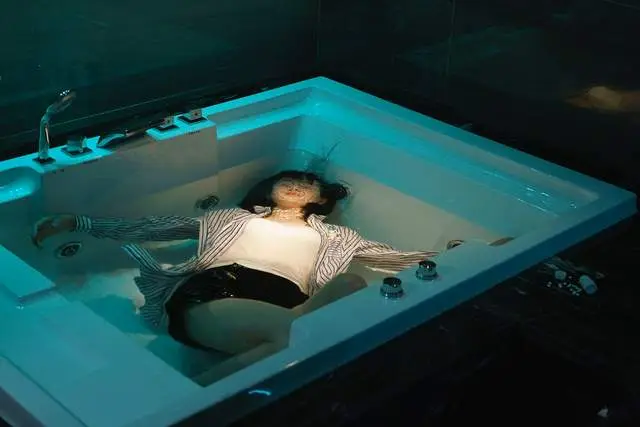 男友PUA、上司侮辱、幫手背叛！《消失的證據》把女性困境拍碎了