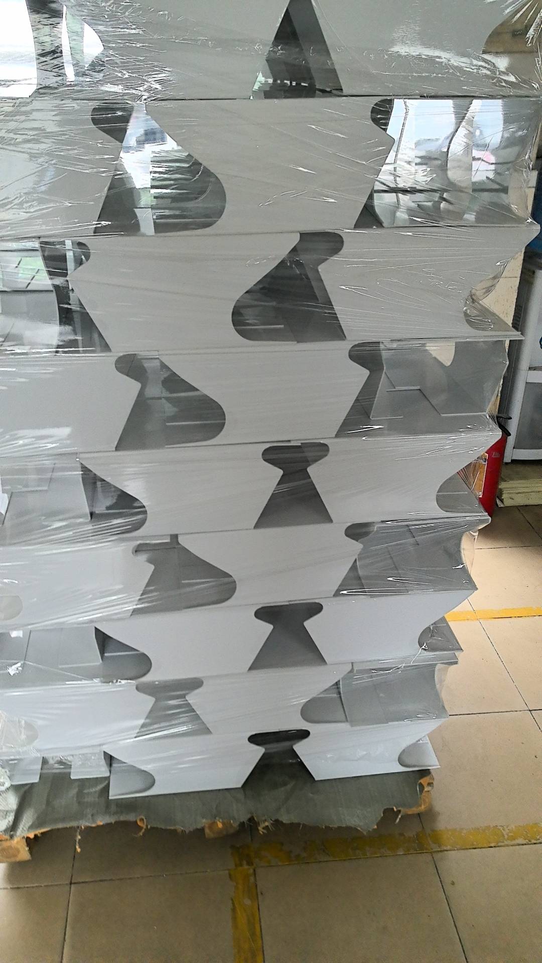 解惑PP板雕刻加工、PVC板雕刻加工價格，吸塑外殼雕刻加工怎麼選