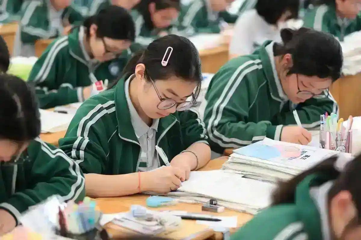 原創高考志願填報別再盲目！這3個選大學專業的真相，關乎你的未來