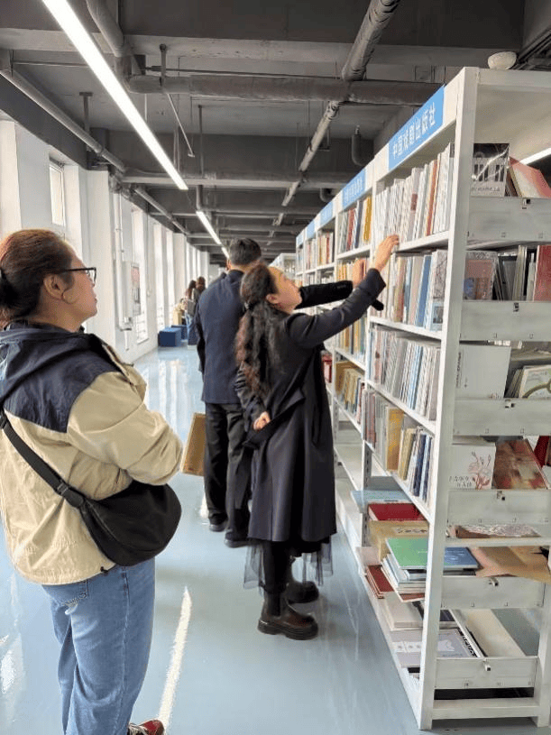 濟南市技師學院圖書館組織教師參加春季館配會活動