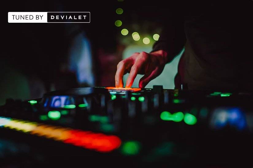 大宅裝修過來人忠告！陽光客廳就選這款百吋海信電視小墨E5